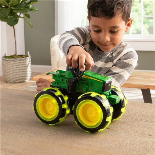 JOHN DEERE MONSTER TREADS LIGHT WHEELS 4WD TRACTOR