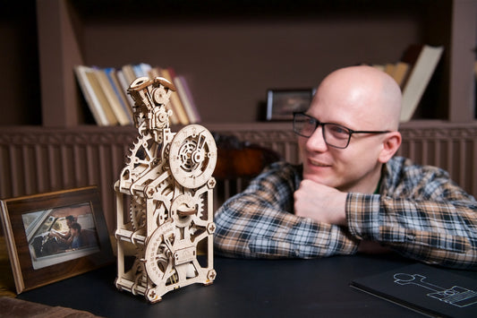 UGEARS ENGINE CLOCK 