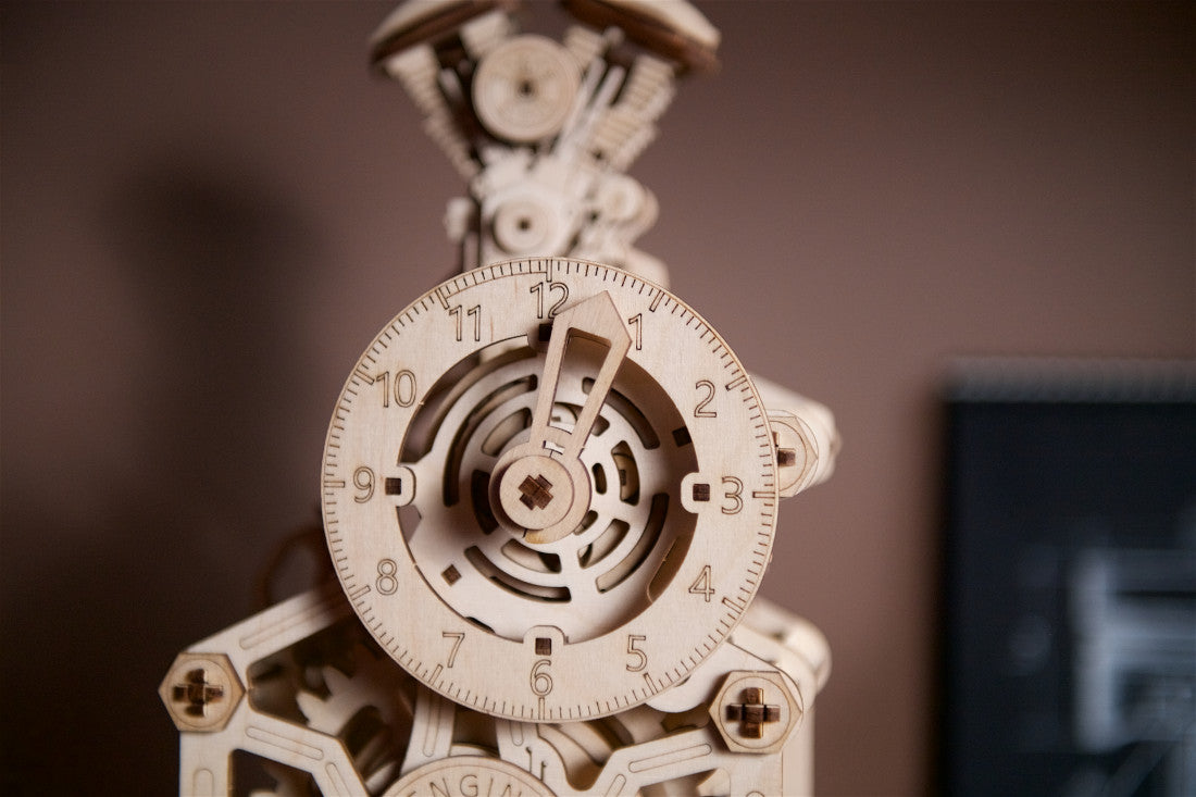 UGEARS ENGINE CLOCK 